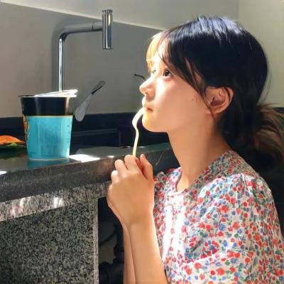艾莉莎‧施莱辛格:战妆
